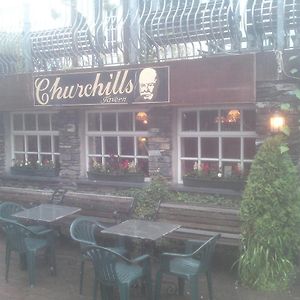 Churchills Inn & Rooms